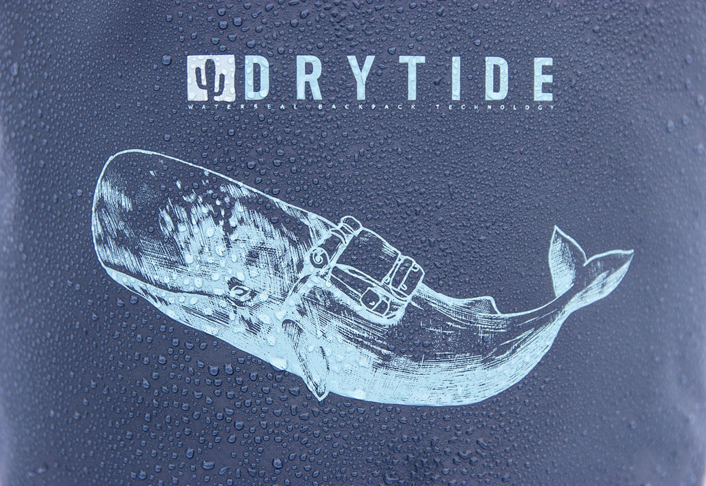 30 liter dry bag whale logo