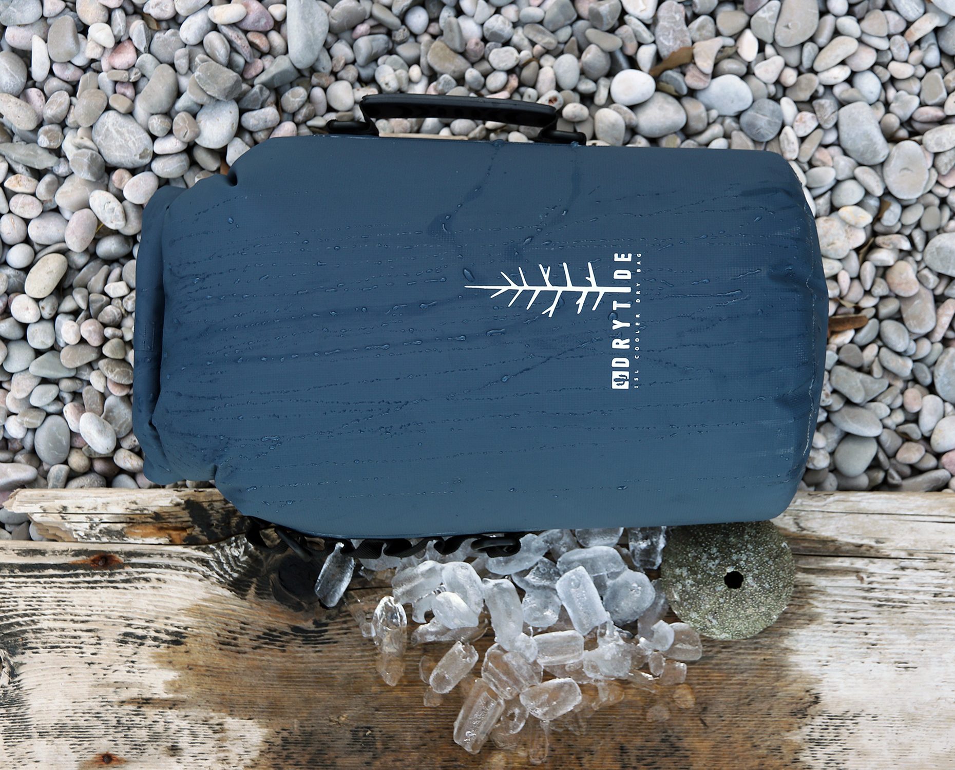 DryTide 15L insulated cooler with ice in nature 1 rotated