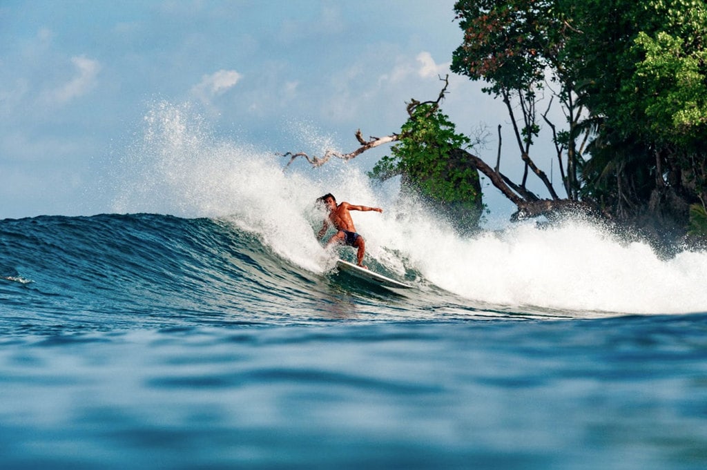Guntur surfing Mentawai 2
