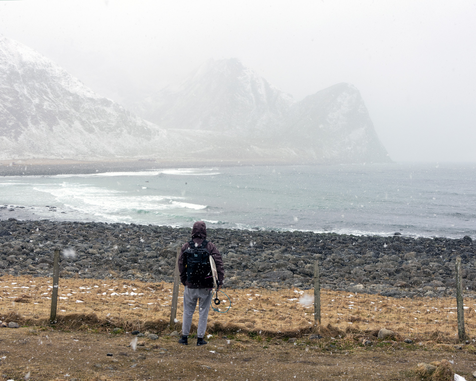 checking the surf in snow